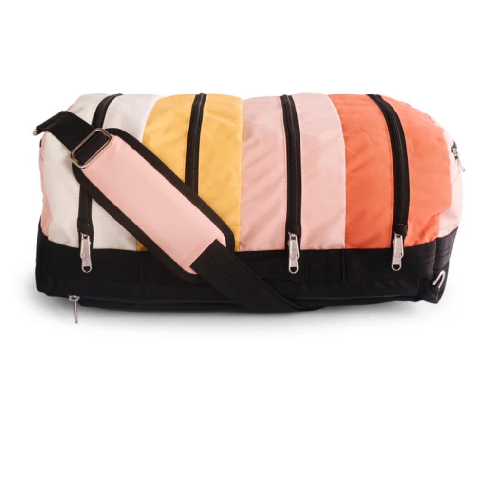 Tobiq 30L duffle/backpack in Sahara